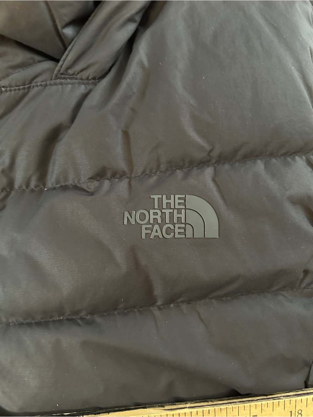The North Face 550 Black Puffer Hooded Vest - Size XL - Good Condition - Picture 4 of 12
